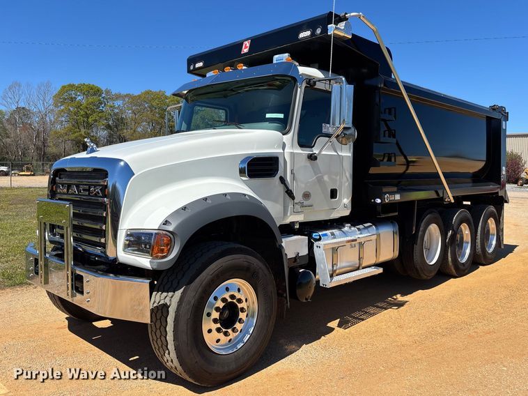 2025 Mack Granite dump truck - DU0407