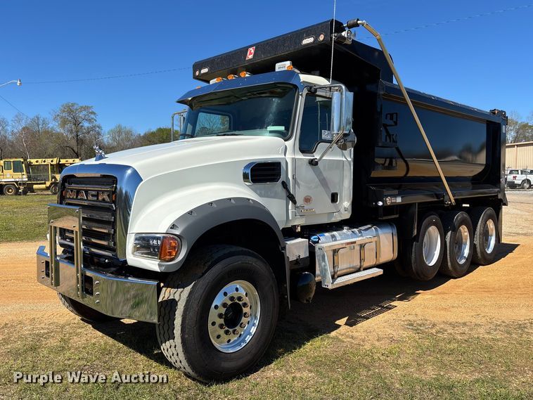 2025 Mack Granite dump truck - DU0409