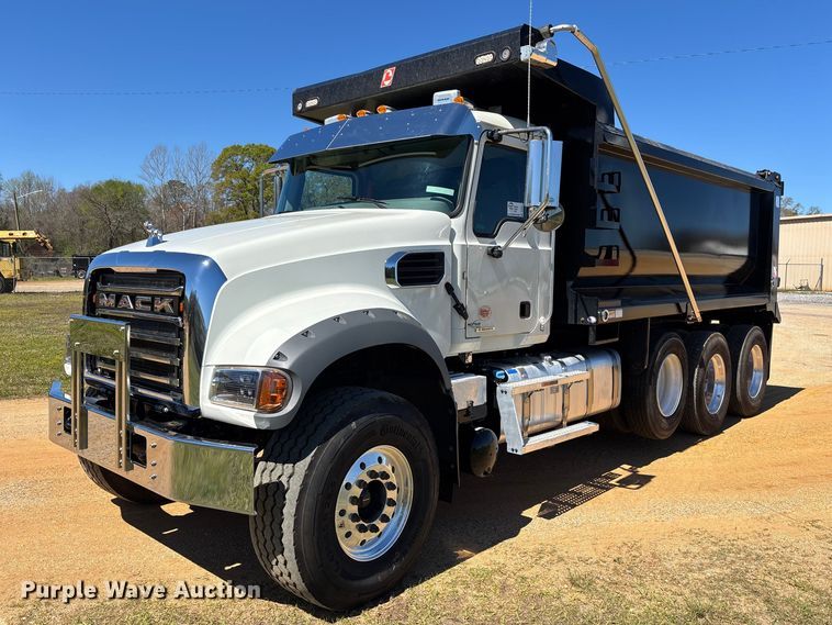 2025 Mack Granite dump truck - DU0411