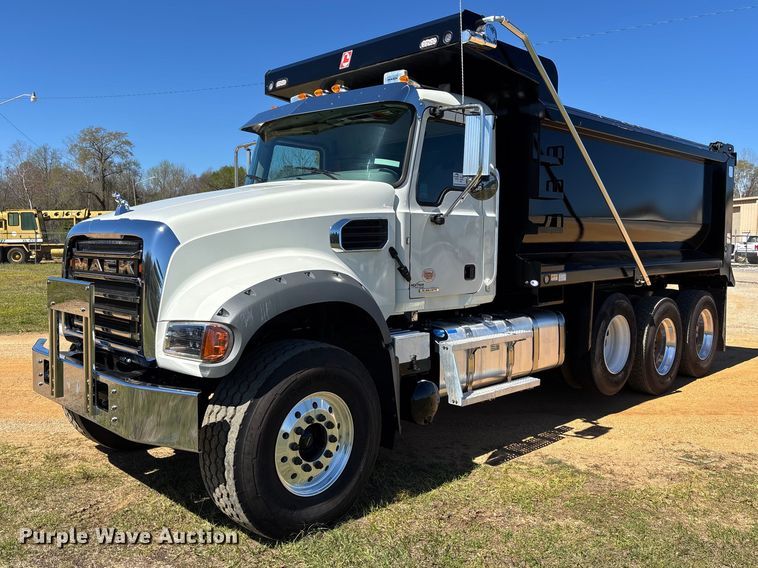 2025 Mack Granite dump truck - DU0412