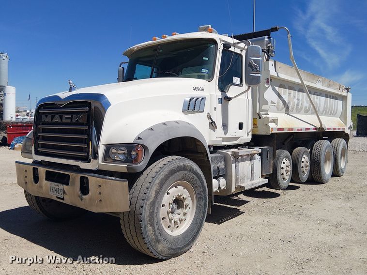 2017 Mack Granite GU713 dump truck - DU3102