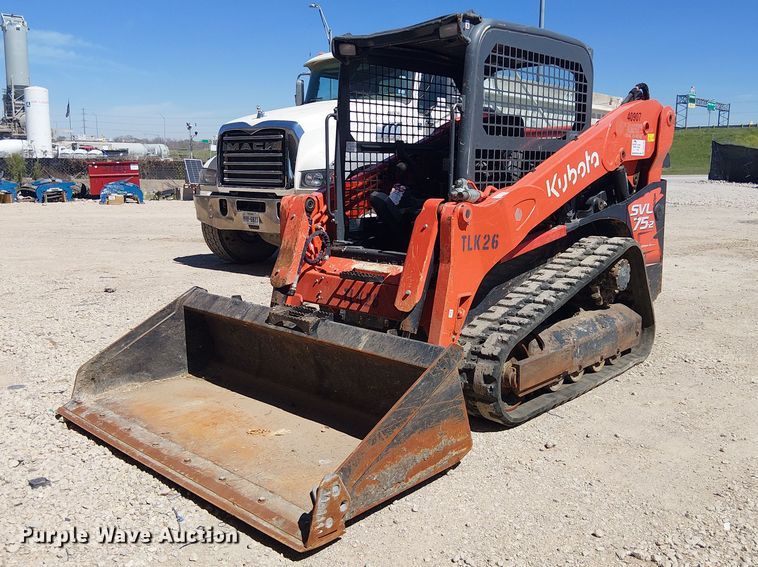 2022 Kubota SVL75-2 tracked skid steer loader - DU3104