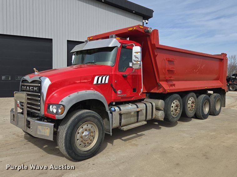 2018 Mack Granite GU713 dump truck - EB1373