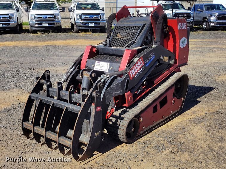 Toro TX 1000 Dingo Wide Track compact utility loader - EC8297