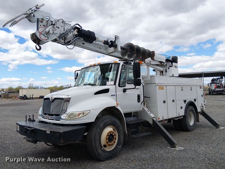 2012 International MA035 digger derrick truck - EE5250