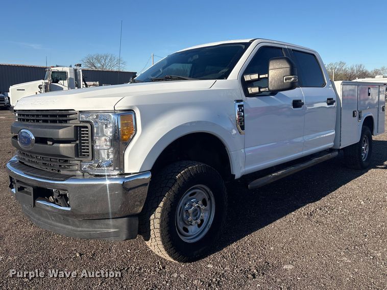 2017 Ford F350 Super Duty XL Crew Cab utility bed pickup truck - EG8855