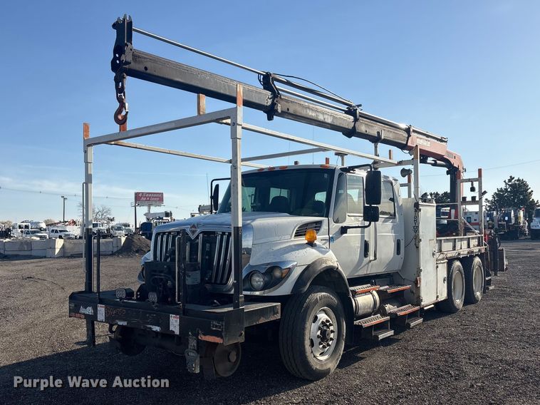 2011 International 7500 SBA crane truck - EG8868