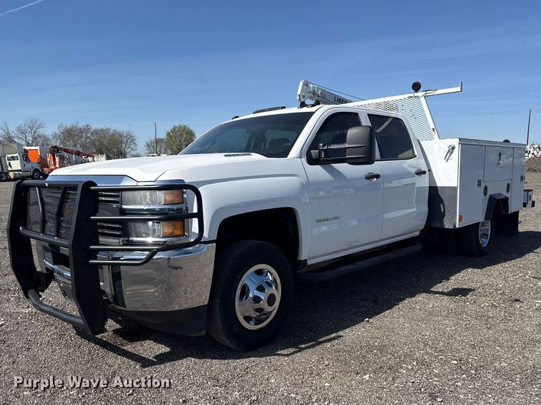 2015 Chevrolet Silverado 3500 Crew Cab utility bed pickup truck - EG8893