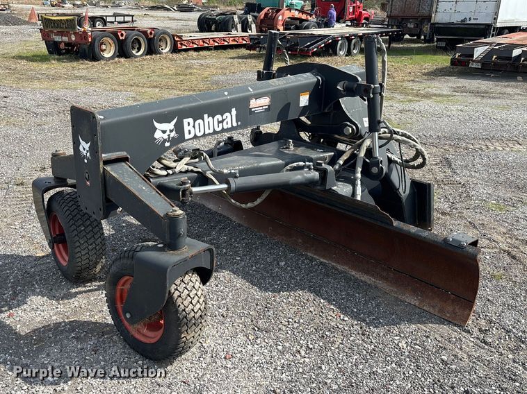 2011 Bobcat Grader 108 skid steer grader - EM0072