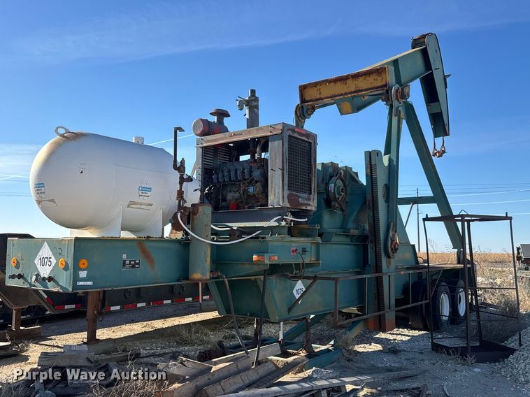 Lufkin CM-320D-305-100 pump jack - ET1743