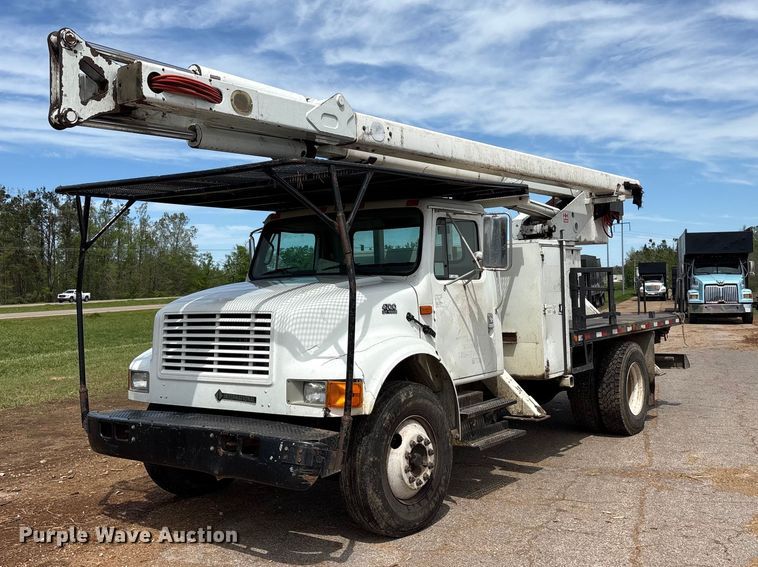 2001 International 4700 bucket truck - EU0475