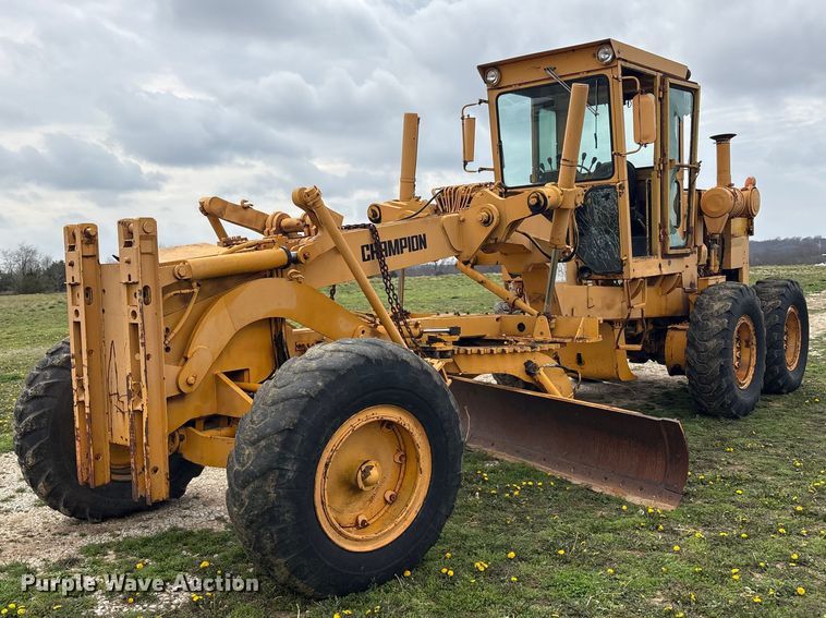 1974 Champion 715 rigid frame motor grader - EV2833