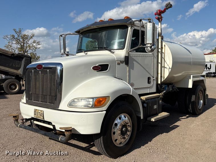 2015 Peterbilt PB337 water truck - EV2900
