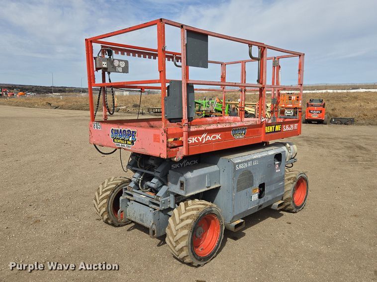2014 Skyjack SJ6826RT scissor lift - EV5665