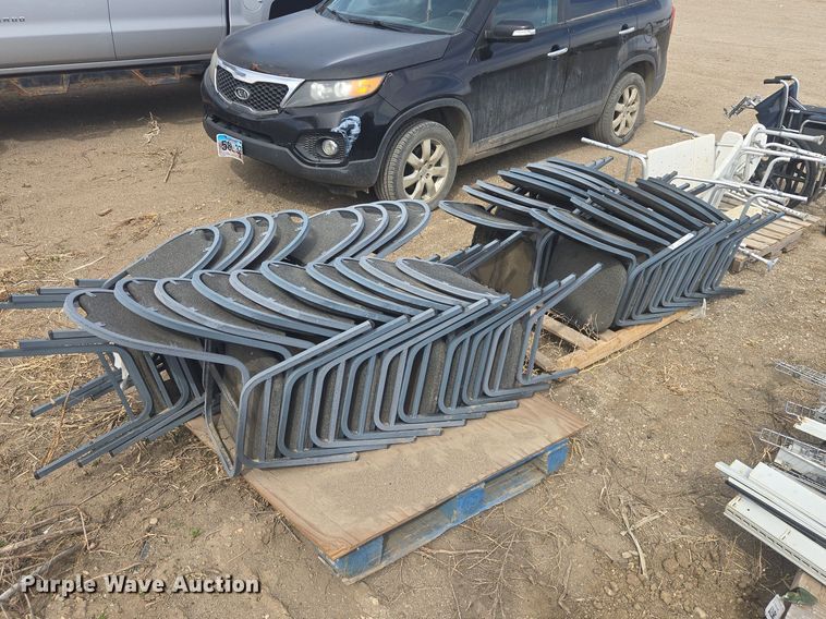 Assorted chairs - EV5727