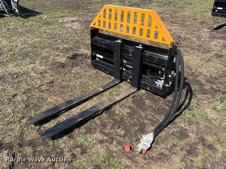 2025 Wolverine skid steer forks - EV7575