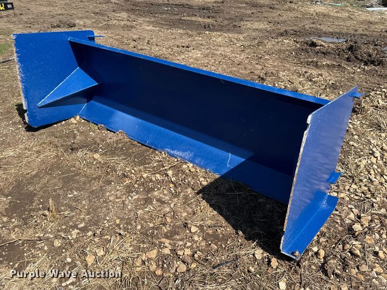 Skid steer snow pusher - EV7577