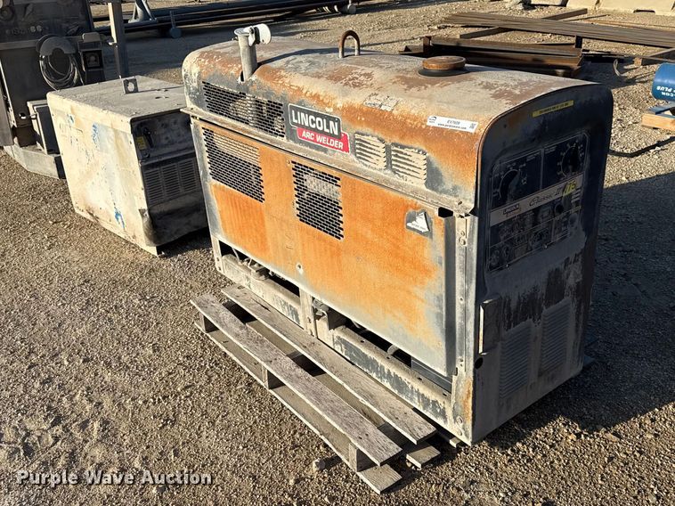 (2) welders - EV7609