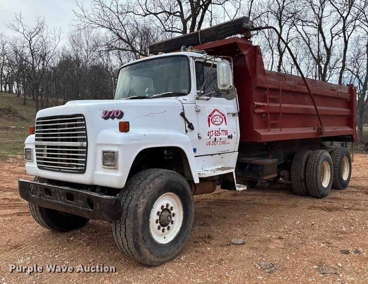 1986 Ford LT8000 dump truck - FB3016