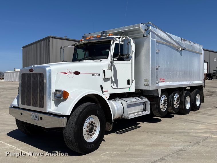 2013 Peterbilt 367 dump truck - FB3196