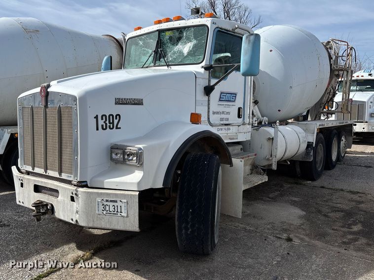 2005 Kenworth T800 ready mix truck - FB3274