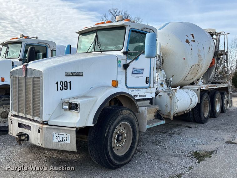 2004 Kenworth T800 ready mix truck - FB3276