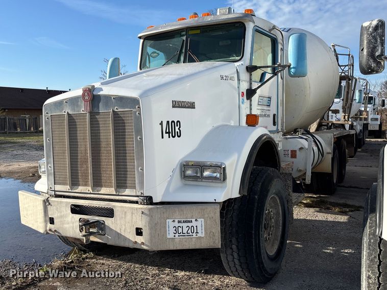 2009 Kenworth T800 ready mix truck - FB3277