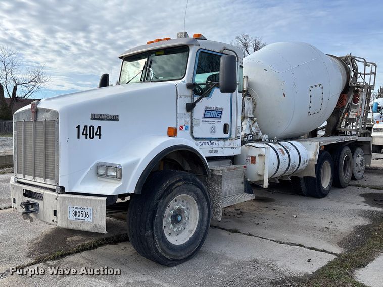 2009 Kenworth T800 ready mix truck - FB3279