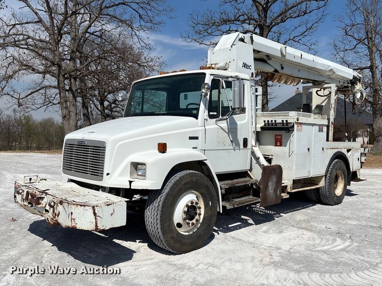 2003 Freightliner FL80 digger derrick truck - FB3287