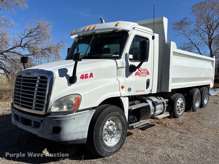2014 Freightliner Cascadia dump truck - FB5507