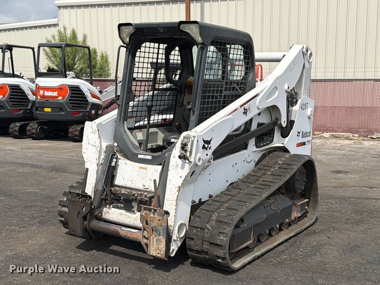 2016 Bobcat T750 tracked skid steer loader - FB8061