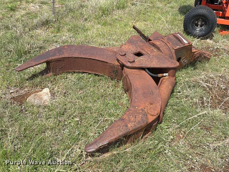 Young grapple attachment - FB8092