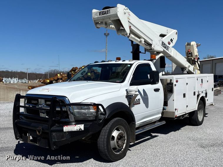 2014 RAM 5500 bucket truck - FG0165