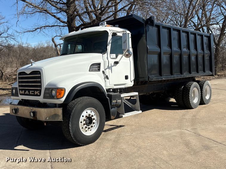 2007 Mack CV713 dump truck - FG2772