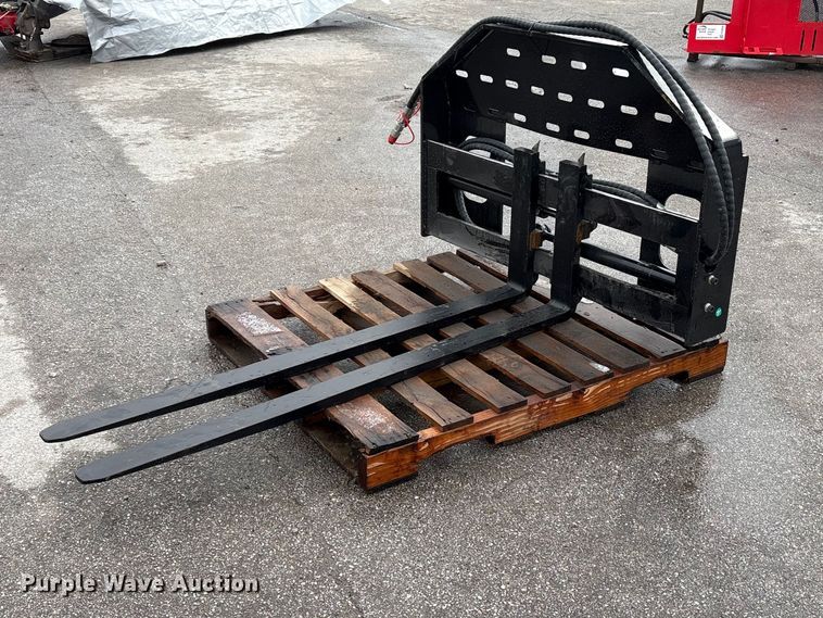 2025 Giyi SF60 skid steer forks - FG2866