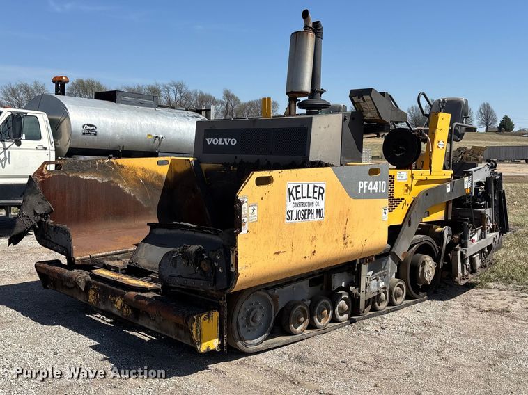 2011 Volvo PF4410 paver - FH7019