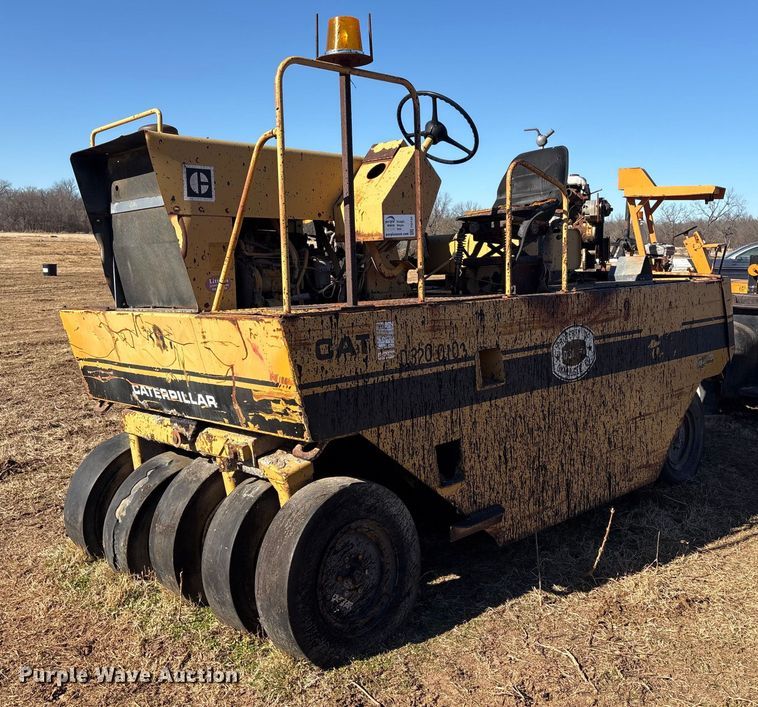 1986 Caterpillar PS-130 pneumatic roller - FI0134