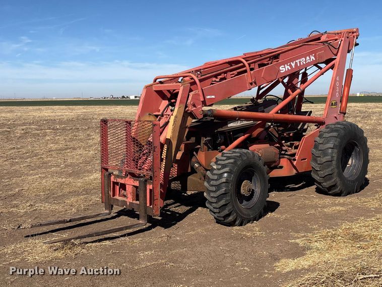 SkyTrak 4030 telehandler - NK9047