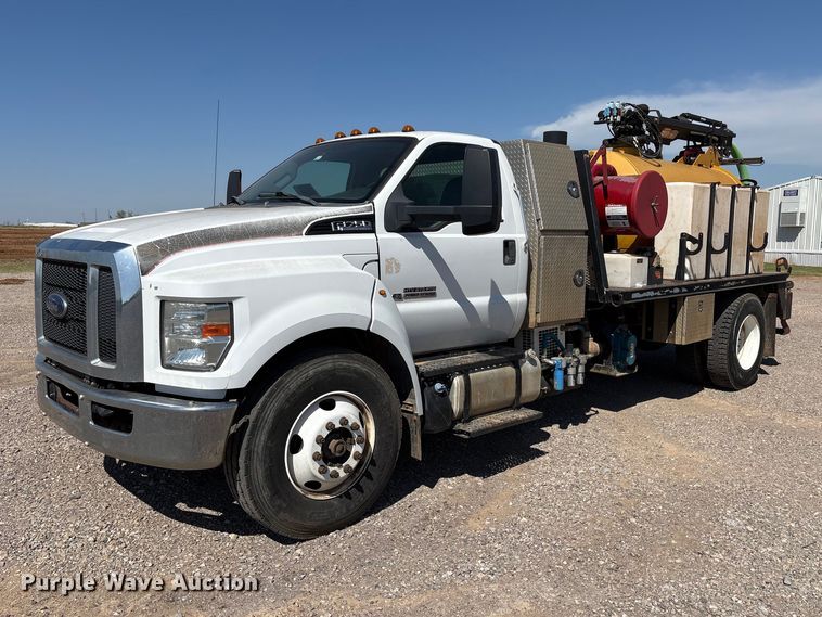 2017 Ford F750 Super Duty hydrovac truck - NK9102