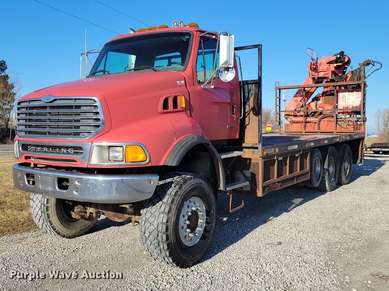 2000 Sterling LT 9500 crane truck - NK9876