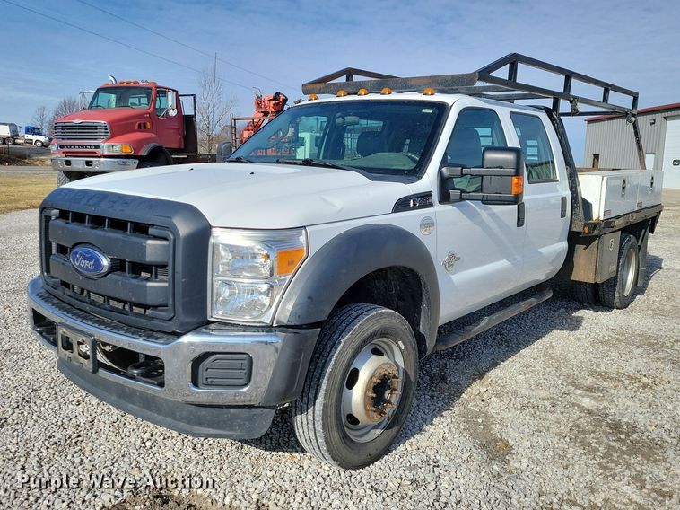 2015 Ford F450 Super Duty Crew Cab flatbed truck - NK9877
