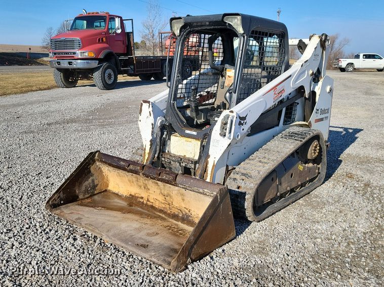 2014 Bobcat T590 tracked skid steer loader - NK9879