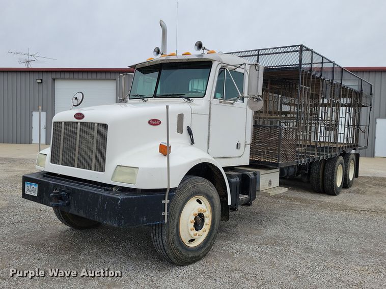 1999 Peterbilt  330 concrete form truck - NK9887