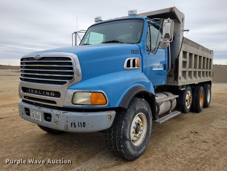2007 Sterling LT9500 dump truck - NK9938