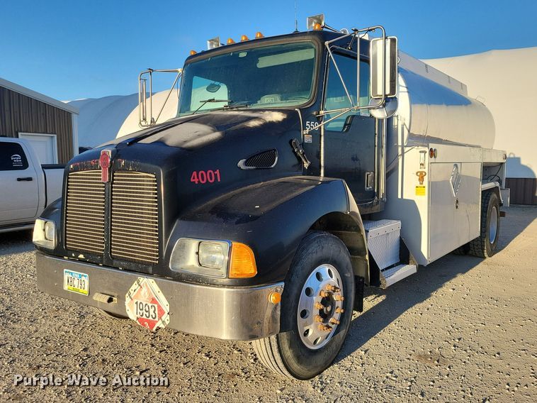 2001 Kenworth  T300 fuel truck - NK9942
