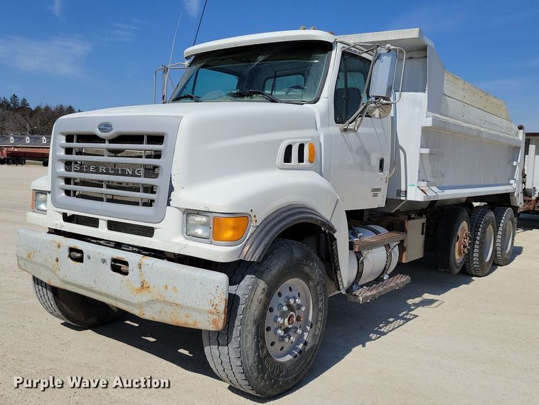 2005 Sterling L9500 dump truck - NK9957