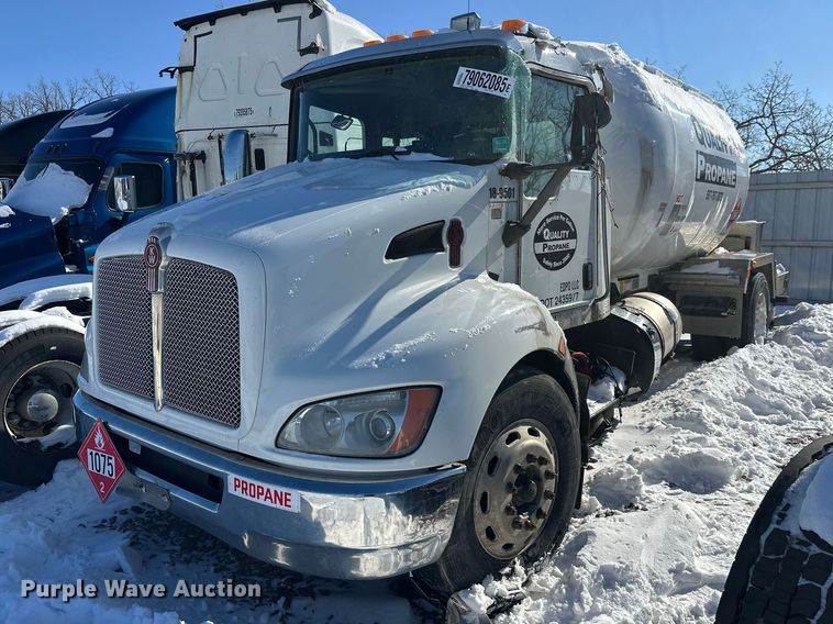 2019 Kenworth T370 propane delivery truck - YA2742