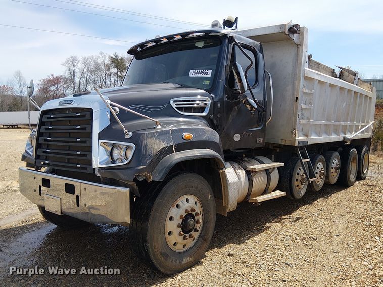 2016 Freightliner 114SD dump truck - YA2767