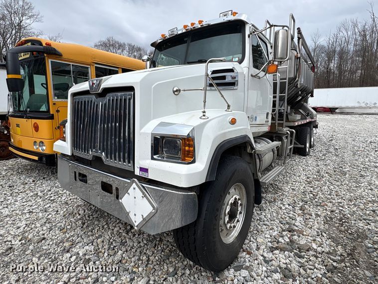 2016 Western Star 4700 ANFO bulk handling truck - YA2849