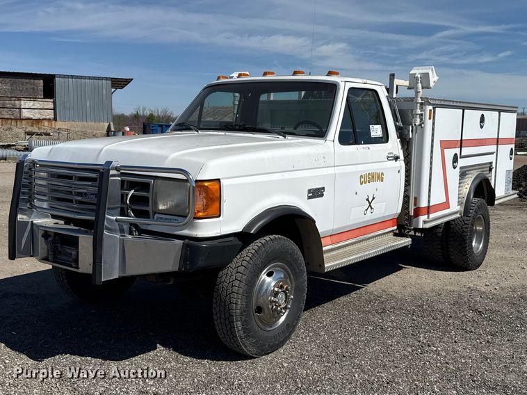 1991 Ford F350 utility bed pickup truck - DR1046